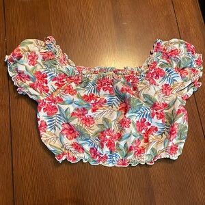 American Eagle Outfitters shirt. Linen blend. Cropped. Medium